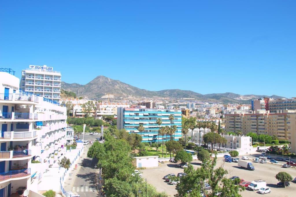 Apartamento A Pie De Playa Con Terraza Y Piscinas Apartment Benalmadena Exterior photo