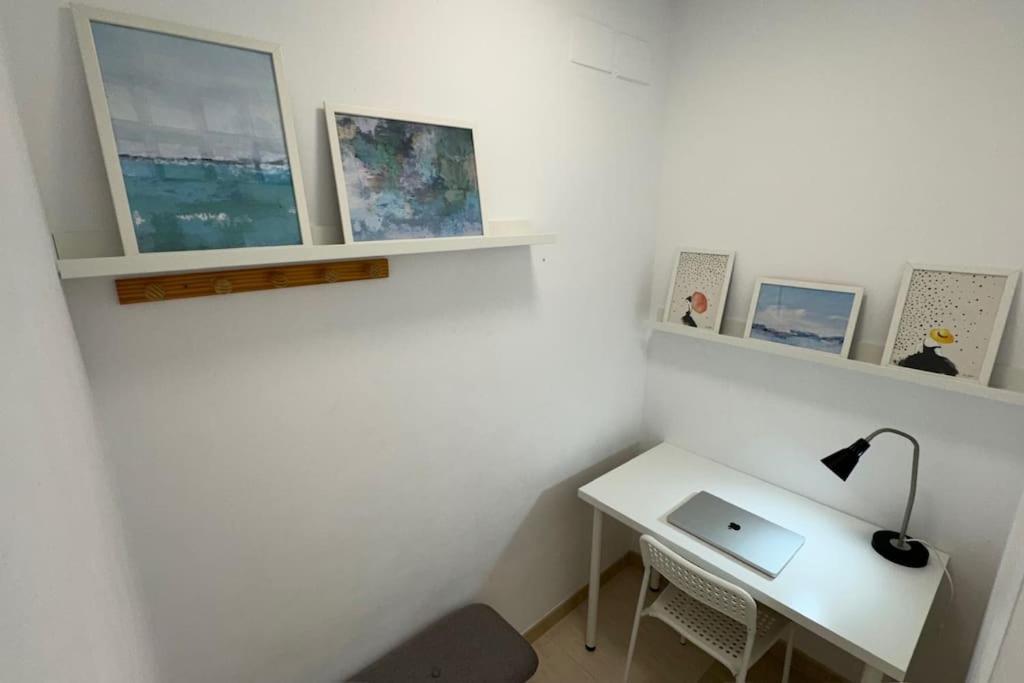 Apartamento A Pie De Playa Con Terraza Y Piscinas Apartment Benalmadena Exterior photo